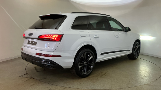Audi Q7 3.0 TFSI Qtro 340 Black Ed 5dr Tiptronic [Tech] Petrol Estate - Image 42